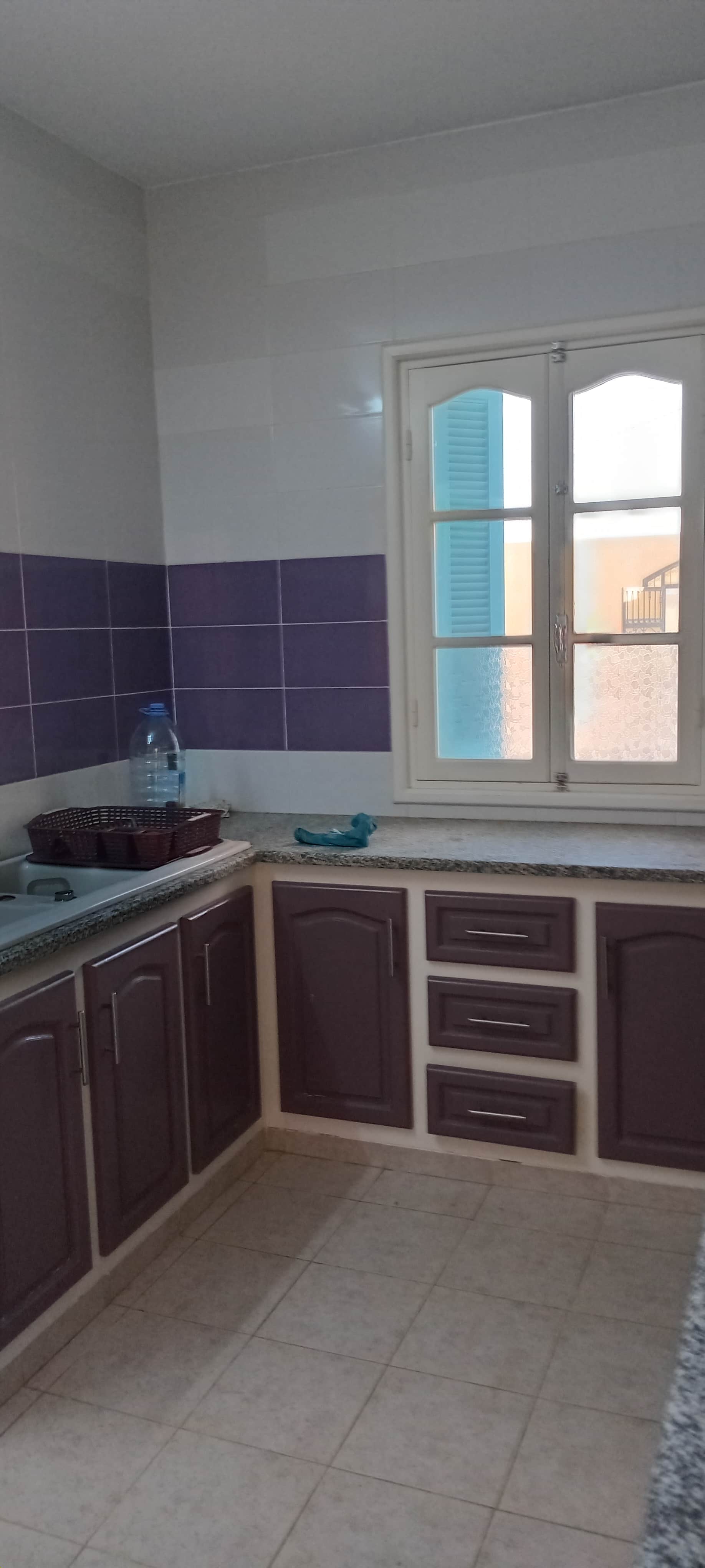 Duplex meublé à houmt souk — salon et pièces de vie