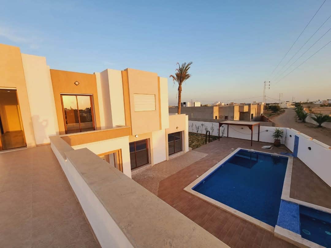 Villa de 2 niveaux avec piscine à arkou — Midoun, Djerba