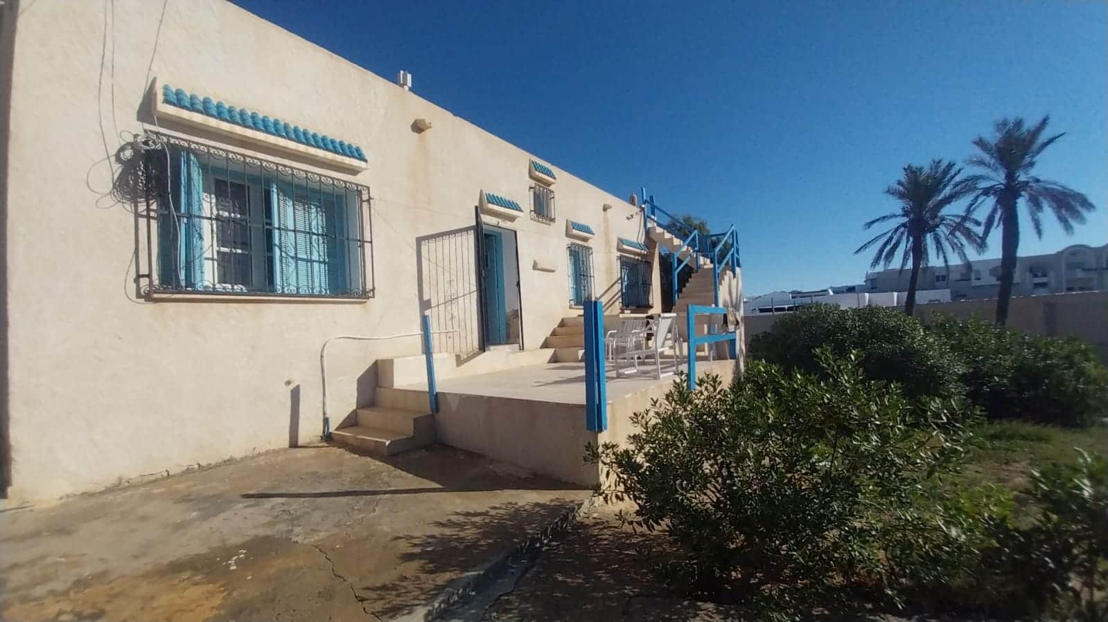 Maison à démolir sur terrain en zone touristique — Houmt-Souk, Djerba