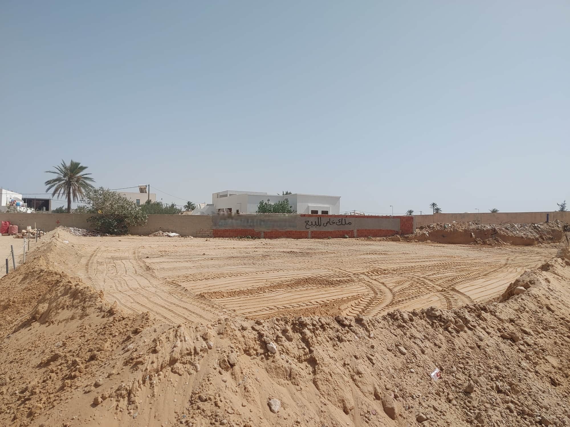 Terrain stratégique midoun centre r2 titre indivi — Midoun, Djerba
