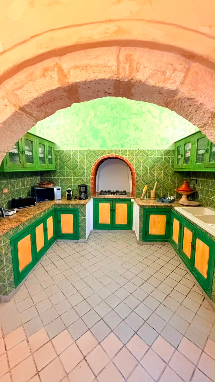 Profitez bien de votre séjour à djerba — terrasse et jardin