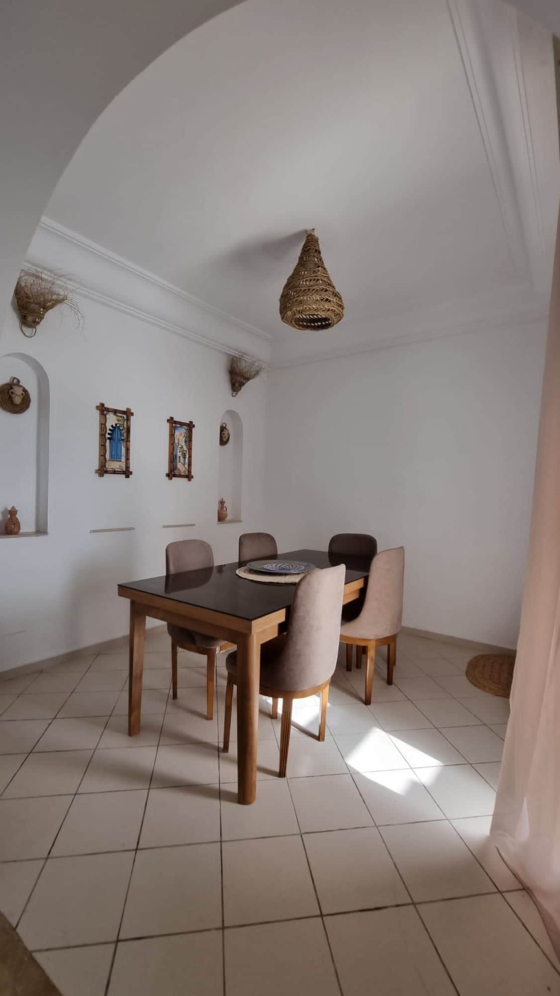 Villa avec piscine — salon et pièces de vie
